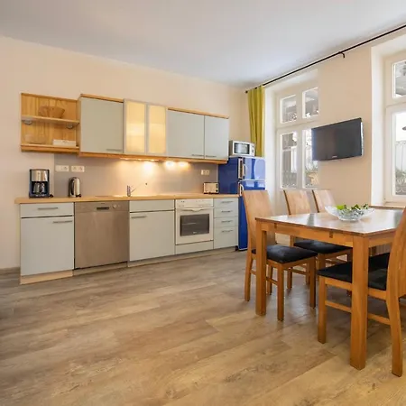 Sanssouci In - Baderstilvilla Mit Individuellen Appartement